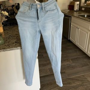 AE high-waisted Skinny Jeans